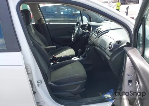 2016 Chevrolet Trax 1Ls z USA, uszkodzony, nr VIN KL7CJKSB0GB666503